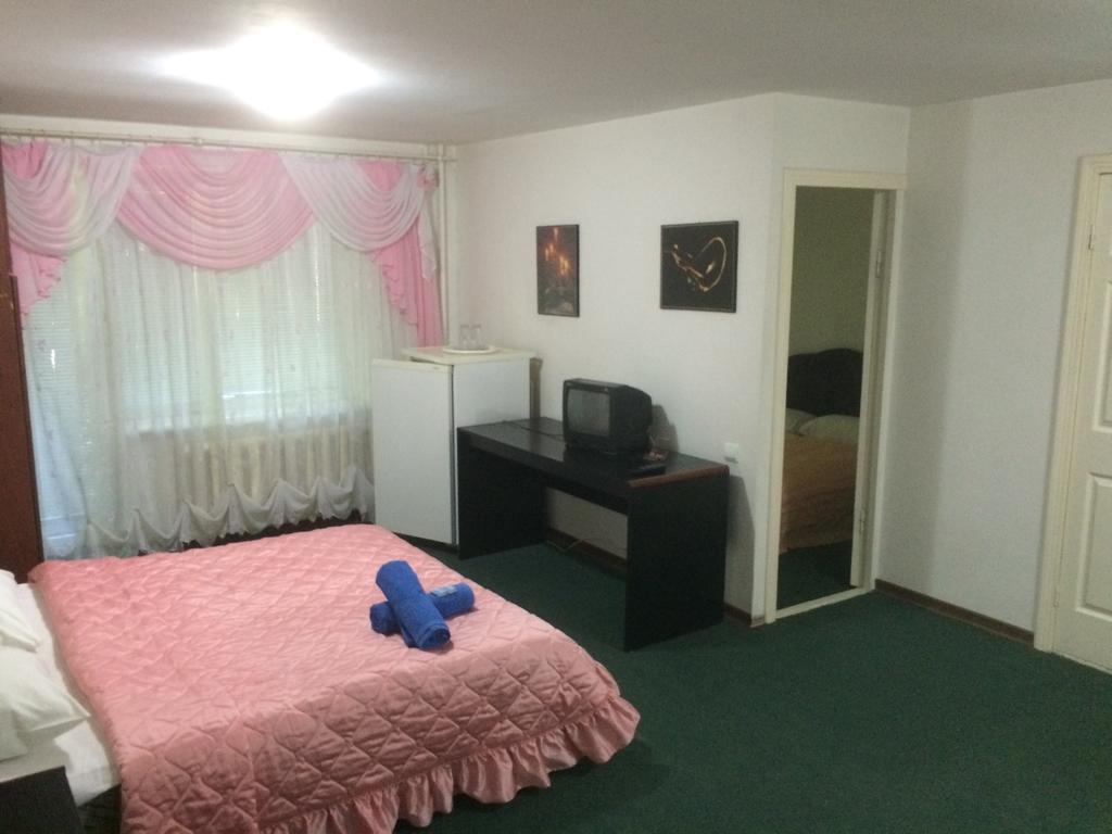 Mini Hotel Vesna Dnipro Quarto foto